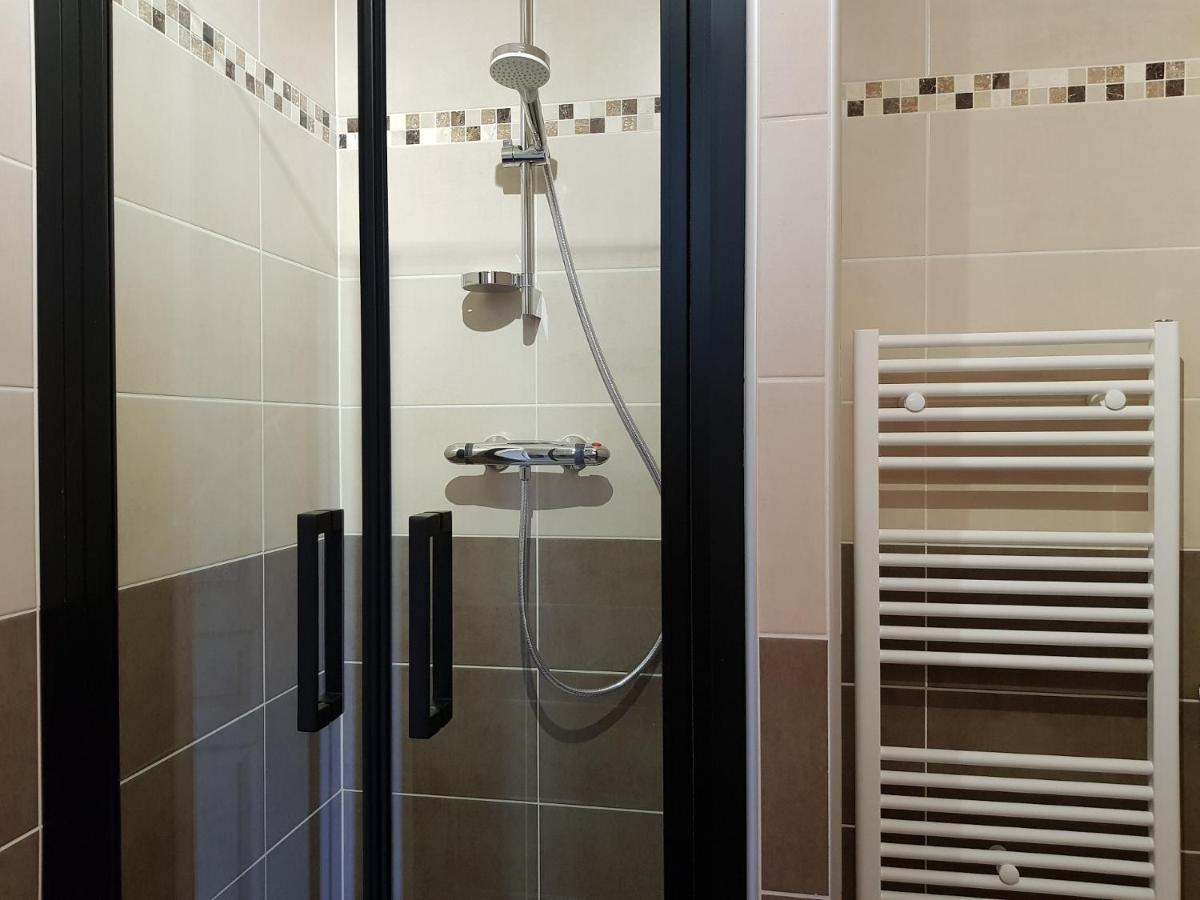 Domaine De Pelouaille - Chambre D'Hotes แซ็ง-ฌ็อง-เด-อ็องเจลี ภายนอก รูปภาพ